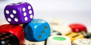 Cách Chơi Xí Ngầu Uống Rượu Căng Đét Tại Nhà Bet88